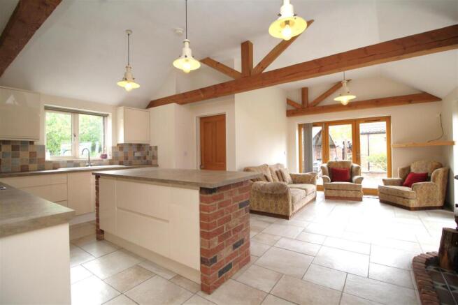 kitchen family room.JPG