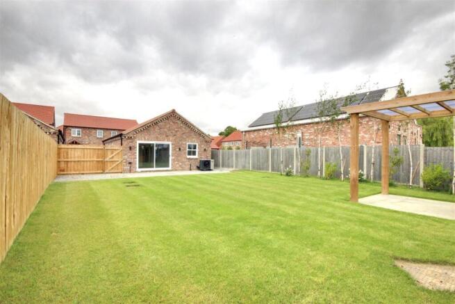 2 bed Detached Bungalow for sale Image 11
