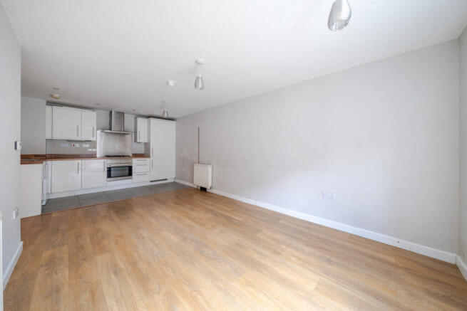 1317675-6-685eb4a...