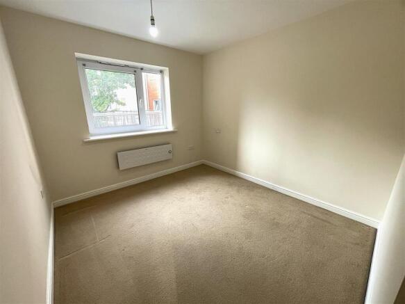 2 bed Apartment for sale Image 11