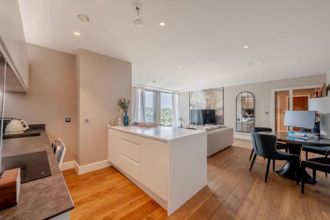 2 bed Flat to rent Image 4