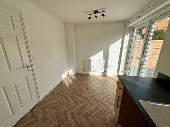 Hyde Park Road, Kingswood photo 4