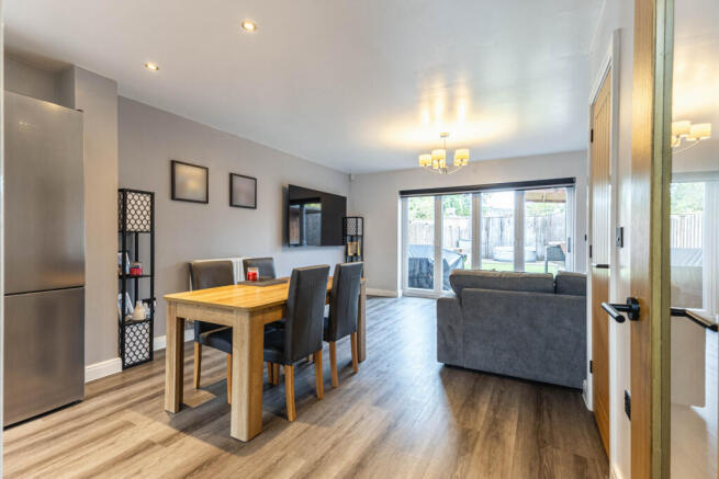 3 bed Semi-Detached for sale Image 4