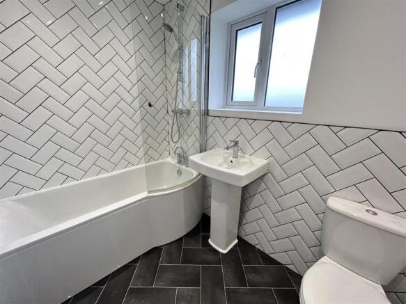 3 bed Semi-Detached to rent Image 4