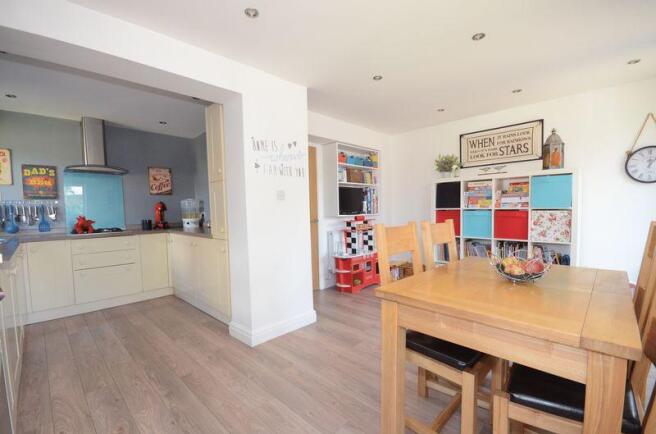 Dining/Kitchen