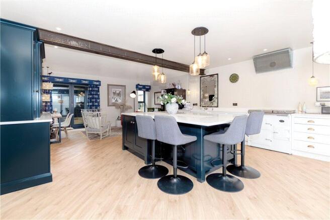 4 bed Detached for sale Image 4