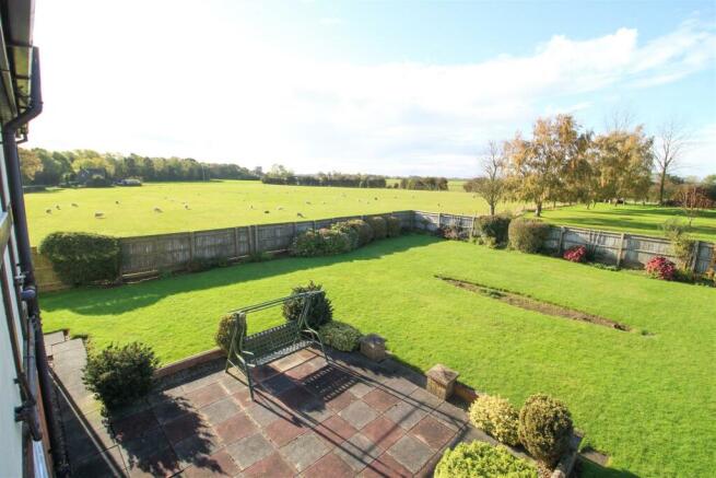 rear garden a.jpg