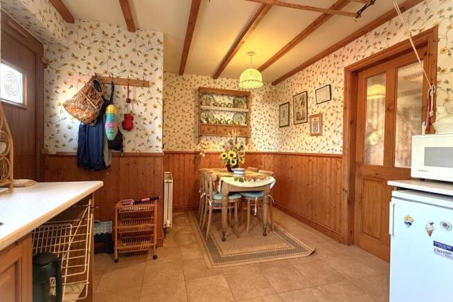 3 bed Terraced for sale Image 6