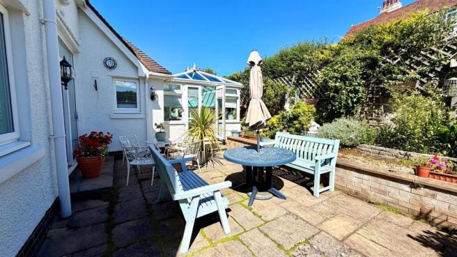 SIDE PATIO