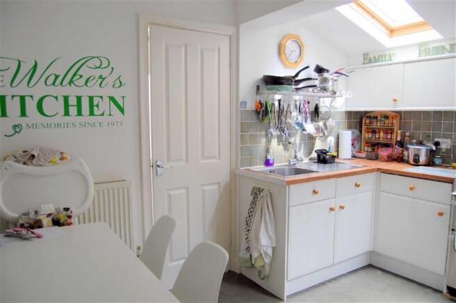 KITCHEN-BREAKFAST ROOM