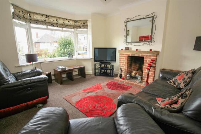 Living Room-2.jpg