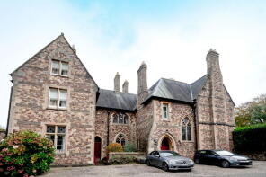 5 Flat 5, Cathedral Court, The Cathedral Green, Llandaff, Cardiff CF5 2EB