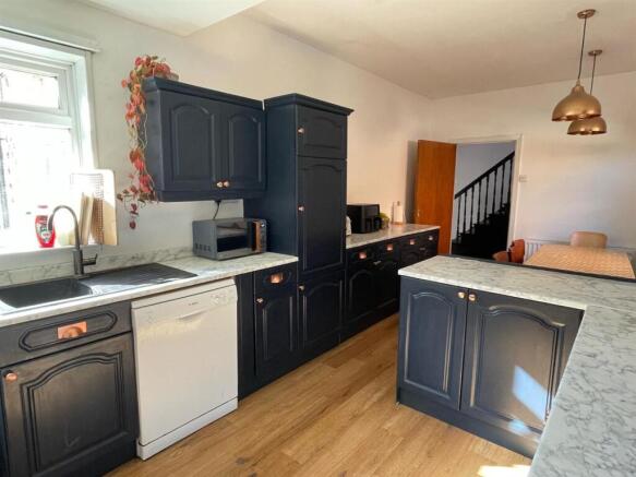 Kitchen..jpg
