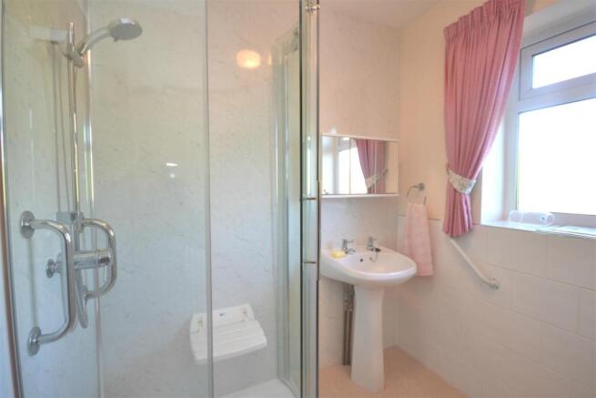 Shower Room a.jpg