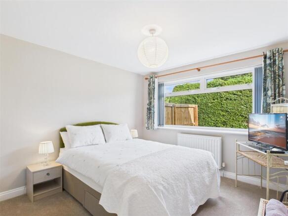 2 bed Detached Bungalow for sale Image 10