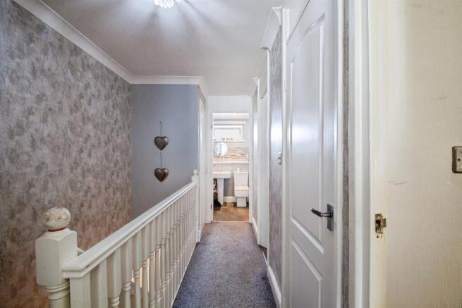 3 bed Terraced for sale Image 10