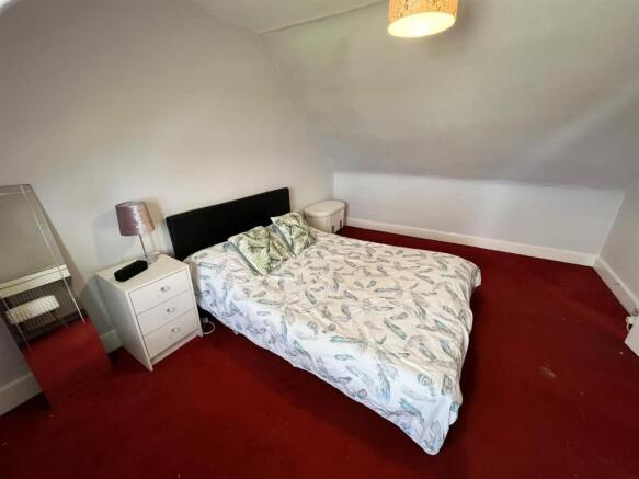 BEDROOM 2
