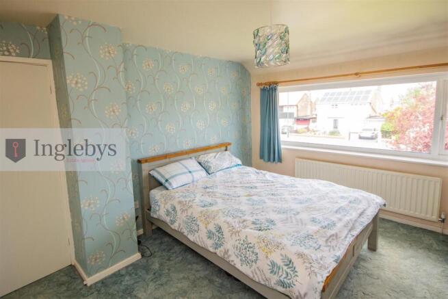 4 bed Semi-Detached for sale Image 11