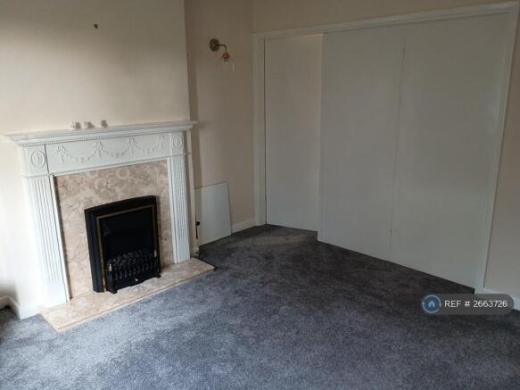 Lounge With Divider Closed 