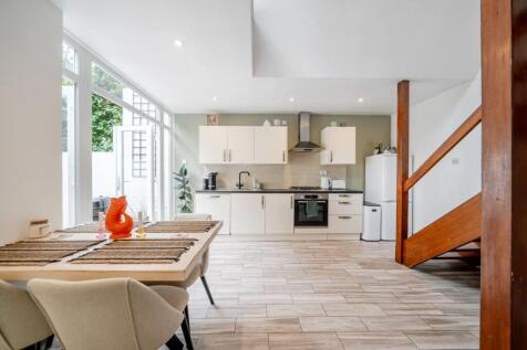 Waldemar Avenue, Fulham, London, SW6