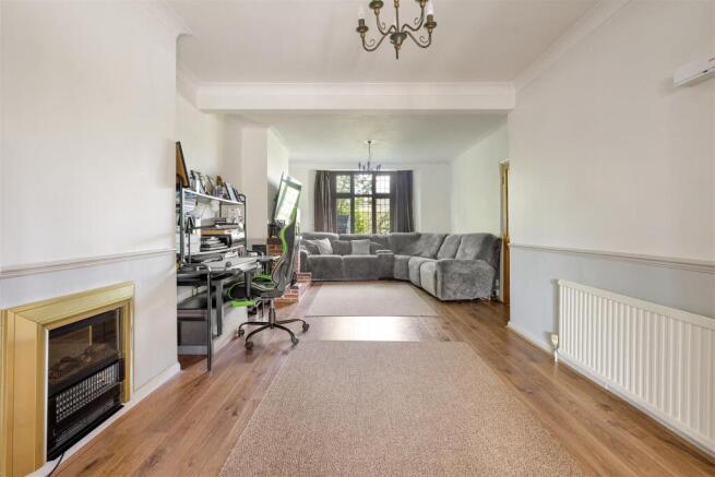 Middleton Avenue, E4