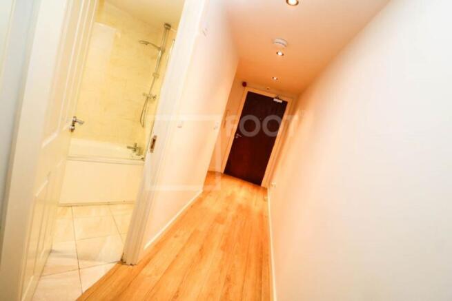 1 bed Apartment to rent Image 12