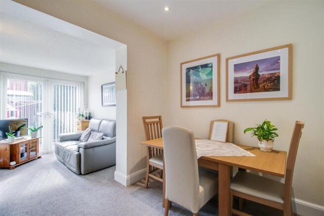 4 bed Semi-Detached for sale Image 5
