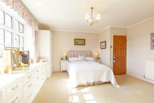 Bedroom 1-2.jpg