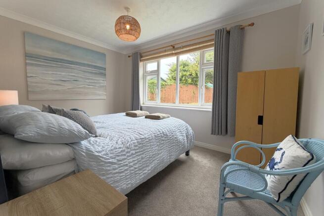 3 bed Ground Flat for sale Image 11