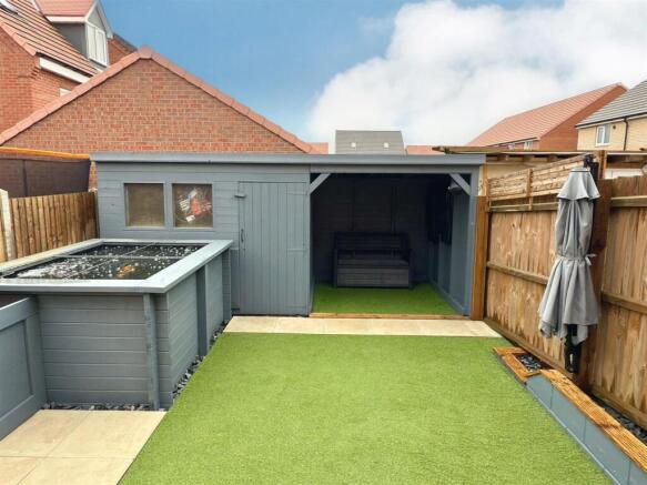 REAR GARDEN.jpg