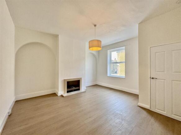 2 bed Terraced for sale Image 6