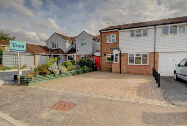 Yopa - Paddock Drive, Chelmsford, CM1 (2)