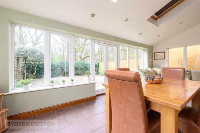 4 bed Detached for sale Image 8