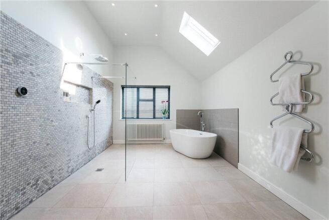 Principal Bathroom