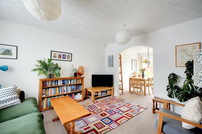 Living Room_2.jpeg