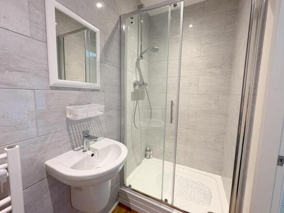 2 bed Flat for sale Image 8