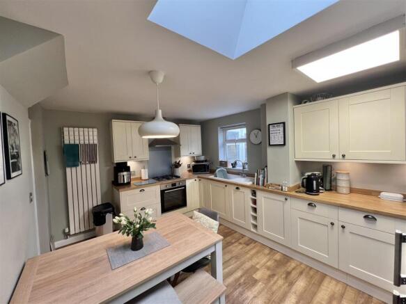 KITCHEN/DINER