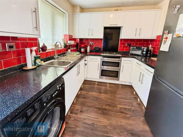 3 bed Semi-Detached for sale Image 4