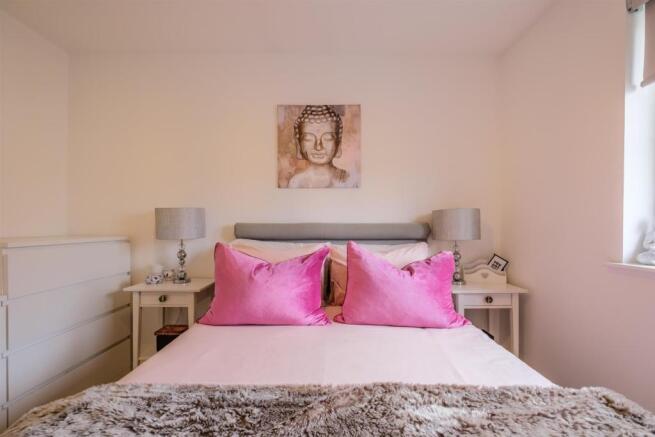 036-2_Hunterfield_Place_Carluke_ML84GY.jpg