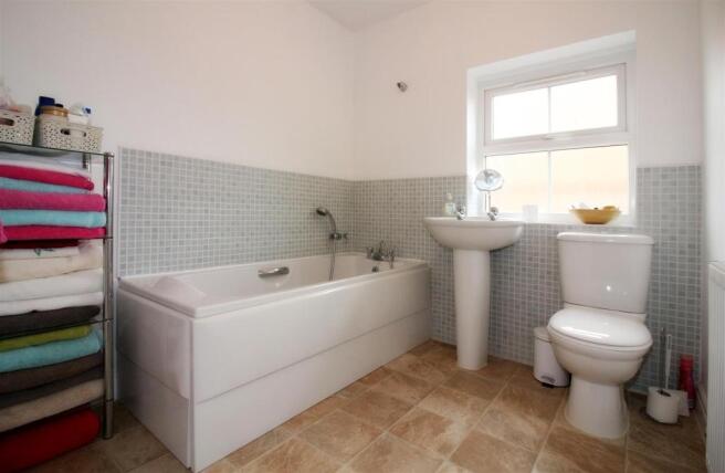7016_Cawthorn Close.