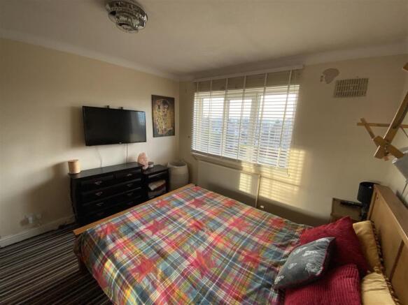 Bedroom no.1 front double: