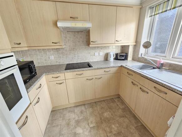 Abbey Rise, Tavistock photo 4