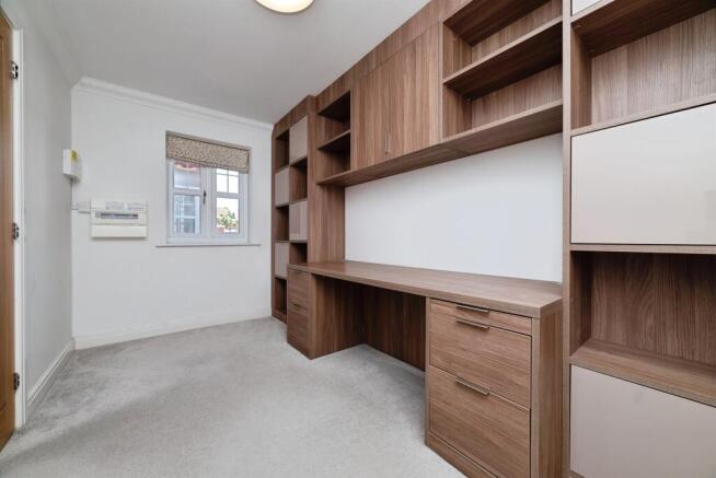 4 bed Detached for sale Image 7