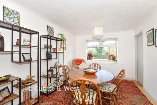Lounge/Dining Room.