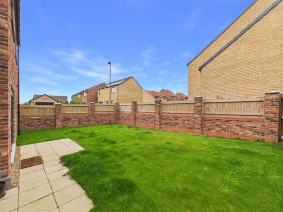 4 bed Detached for sale Image 12