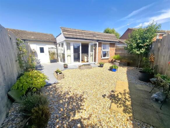 Fastnet Way, Littlehampton photo 4
