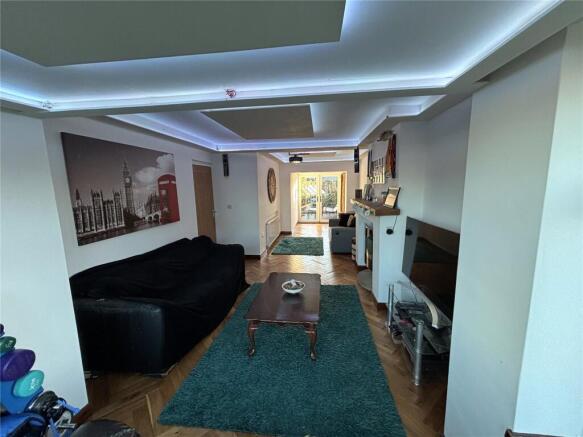 4 bed Semi-Detached for sale Image 7
