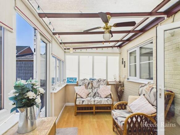 5 bed Semi-Detached for sale Image 7
