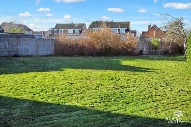 Large Lawn Aerea