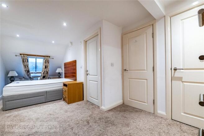 2 bed Apartment for sale Image 9